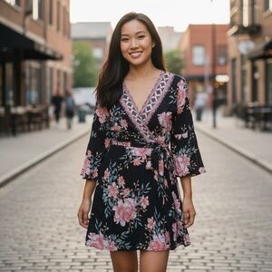 Billabong Floral Wrap Dress Black/Pink
Size (S/P)